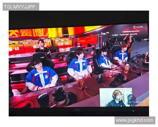 电竞实时数据揭示FPX实力争议引发平精英玩家热议与关注