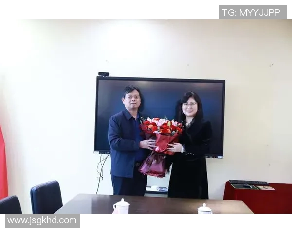 深度探讨刘丽在英雄联盟中的成长与挑战人生旅程实时新闻 深度探讨刘丽在英雄联盟中的成长与挑战人生旅程实时新闻